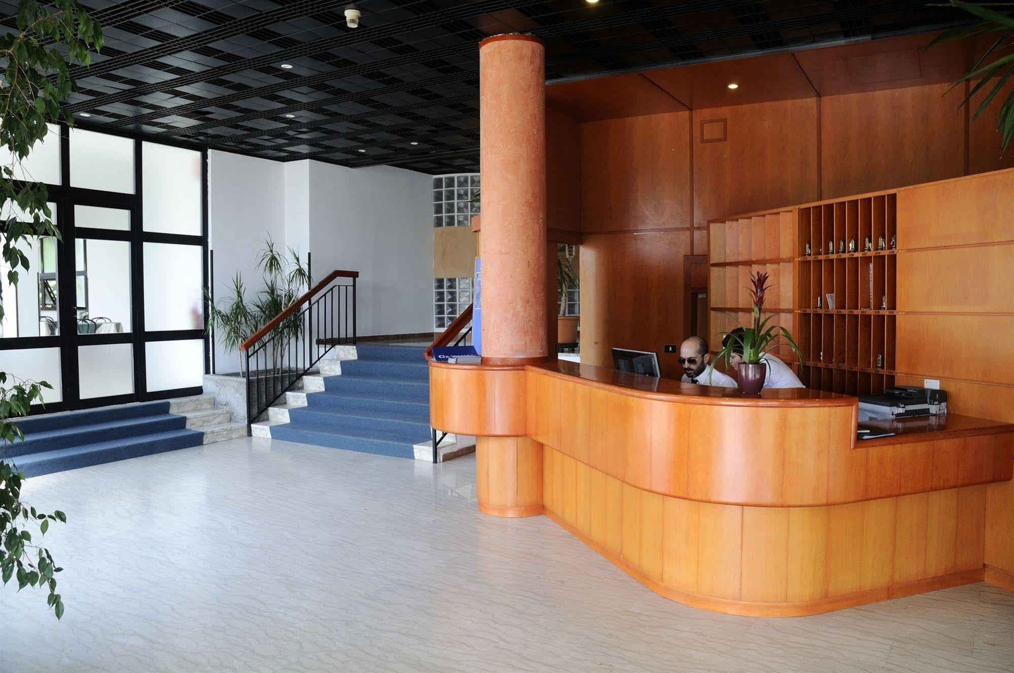 טרצ'ינה Residence Riva Gaia מראה חיצוני תמונה